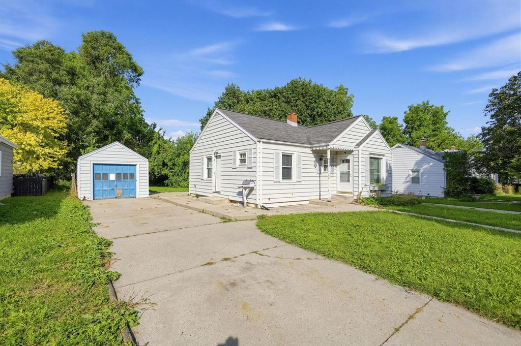 4913 N 74th STREET, Milwaukee, WI 53218