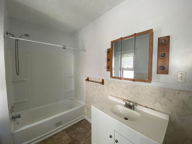 613 Pearl Street, Kalamazoo City, MI 49007