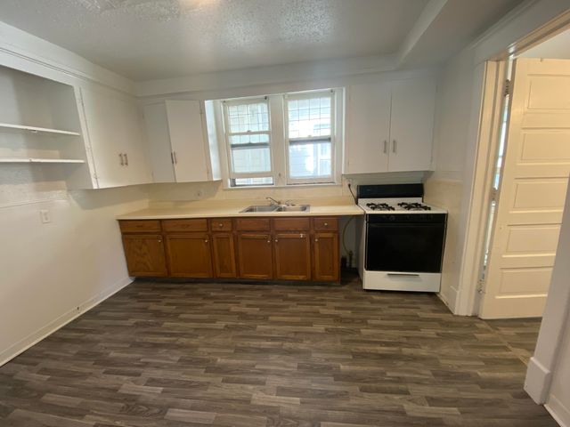 613 Pearl Street, Kalamazoo City, MI 49007