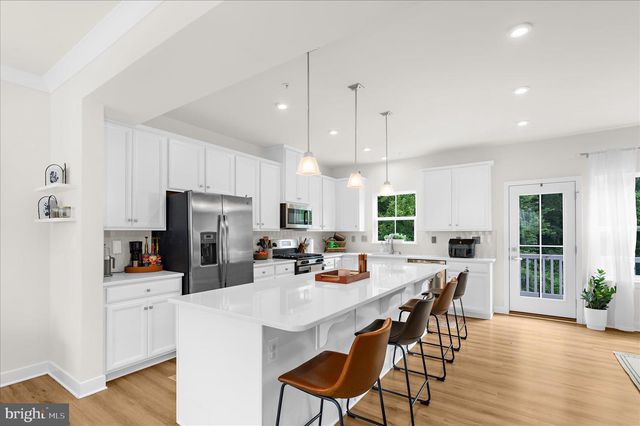 3059 SHAWS RD, Edgemere, MD 21219