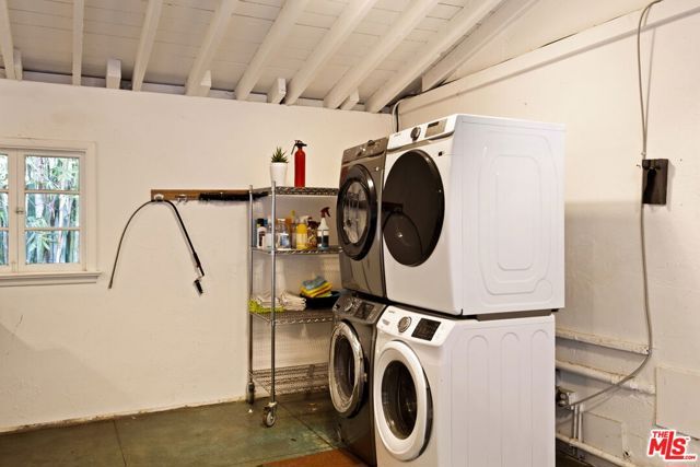 1800 Outpost Drive, Los Angeles, CA 90068