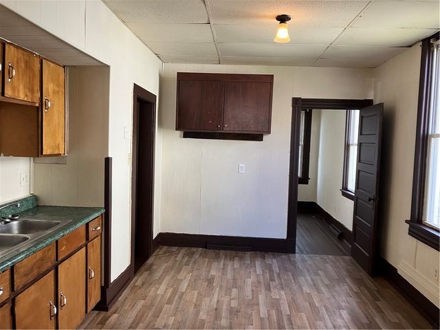 400 3rd Street, City Of But Ne, PA 16001