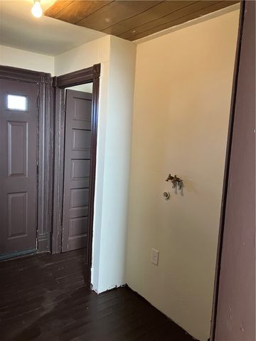 400 3rd Street, City Of But Ne, PA 16001