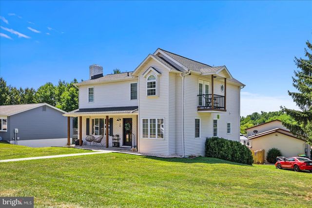 29 COLONIAL DR, Hanover, PA 17331