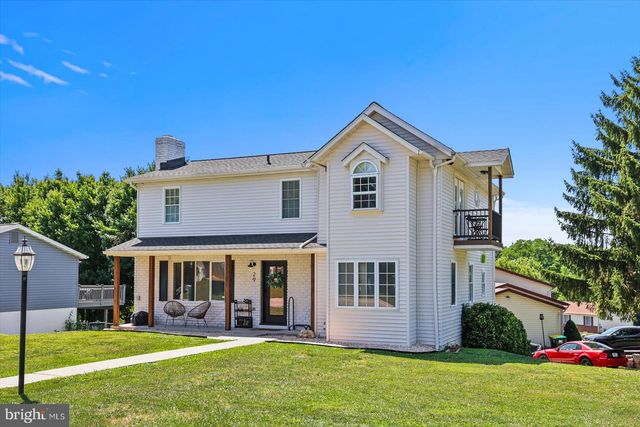 29 COLONIAL DR, Hanover, PA 17331
