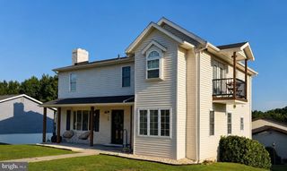 29 COLONIAL DR, Hanover, PA 17331