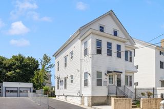 27 Cook St, Fall River, MA 02724