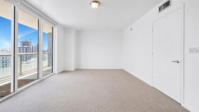 50 Biscayne Boulevard 4203, Miami, FL 33132