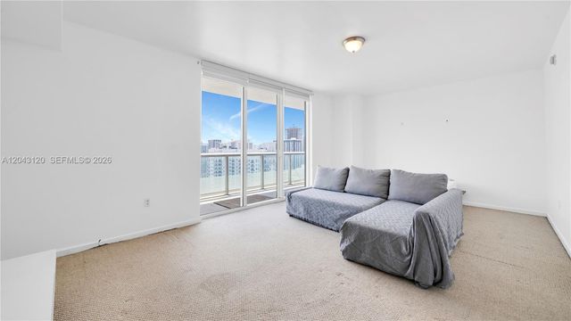 50 Biscayne Boulevard 4203, Miami, FL 33132