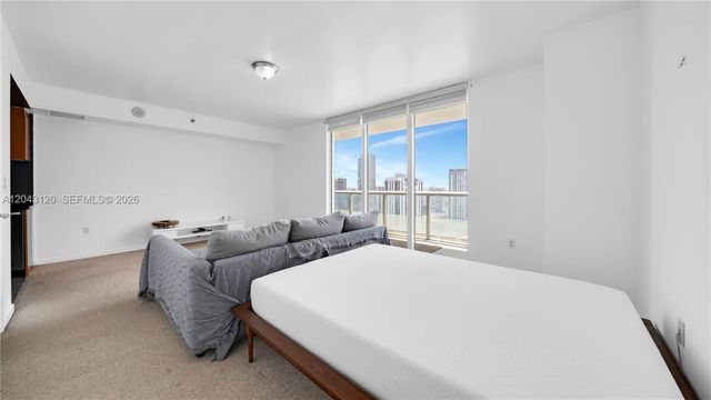 50 Biscayne Boulevard 4203, Miami, FL 33132