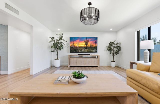 6516 N 43RD Place, Paradise Valley, AZ 85253