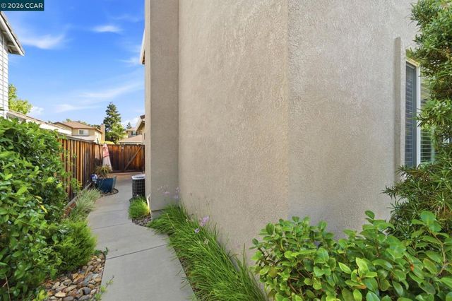 2037 Newton, Brentwood, CA 94513