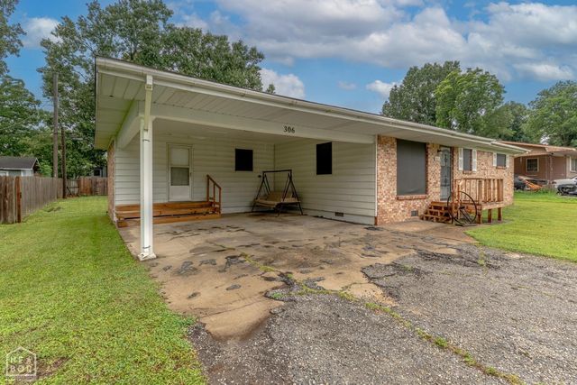 306 Walnut Drive, Paragould, AR 72450