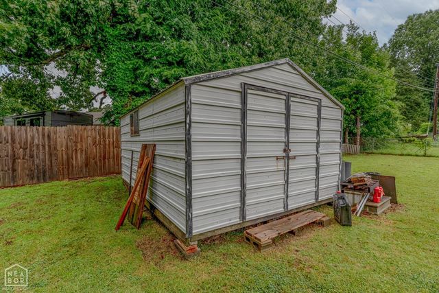 306 Walnut Drive, Paragould, AR 72450