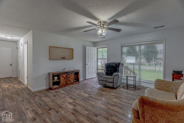 306 Walnut Drive, Paragould, AR 72450