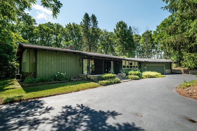 W220N7820 Golf View LANE, Lisbon, WI 53089