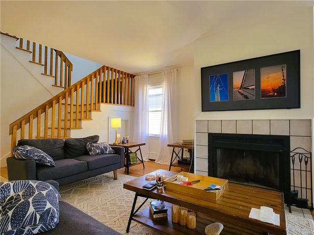 9 Narragansett Avenue 3, Newport, RI 02840