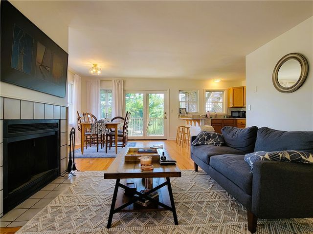 9 Narragansett Avenue 3, Newport, RI 02840