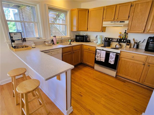 9 Narragansett Avenue 3, Newport, RI 02840
