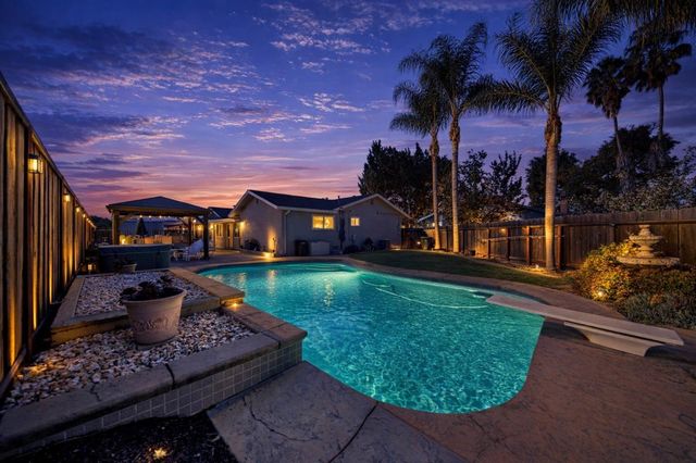 403 Curtwood Ct, Manteca, CA 95336