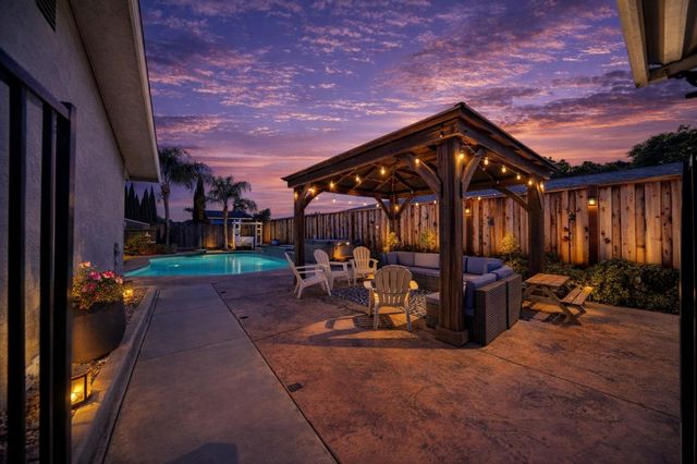 403 Curtwood Ct, Manteca, CA 95336