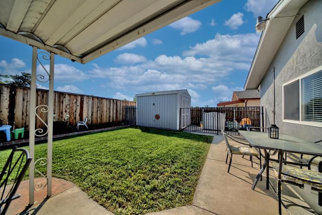 403 Curtwood Ct, Manteca, CA 95336