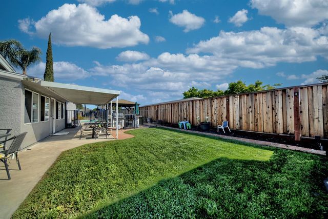 403 Curtwood Ct, Manteca, CA 95336