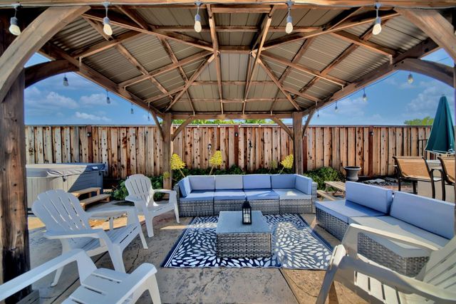 403 Curtwood Ct, Manteca, CA 95336