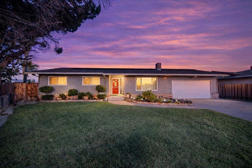 403 Curtwood Ct, Manteca, CA 95336