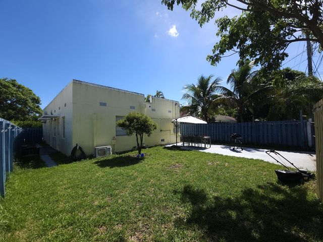 1639 Hayes Street, Hollywood, FL 33020