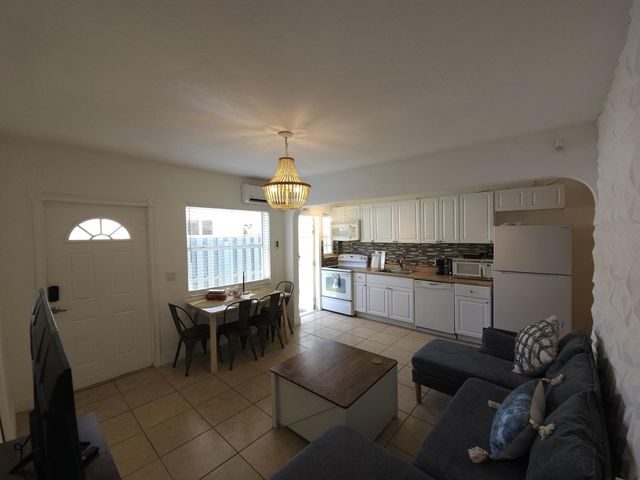 1639 Hayes Street, Hollywood, FL 33020