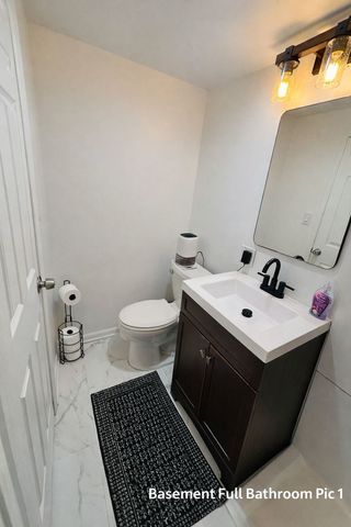 8300 CHRISTIANA Avenue 2E, Skokie, IL 60076