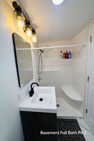 8300 CHRISTIANA Avenue 2E, Skokie, IL 60076