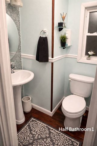 8300 CHRISTIANA Avenue 2E, Skokie, IL 60076