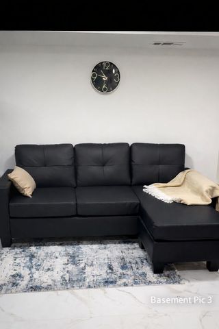 8300 CHRISTIANA Avenue 2E, Skokie, IL 60076