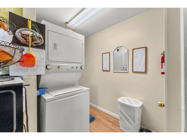 1565 Ne TODD St, Roseburg, OR 97470