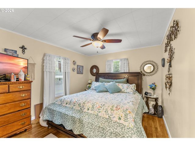 1565 Ne TODD St, Roseburg, OR 97470