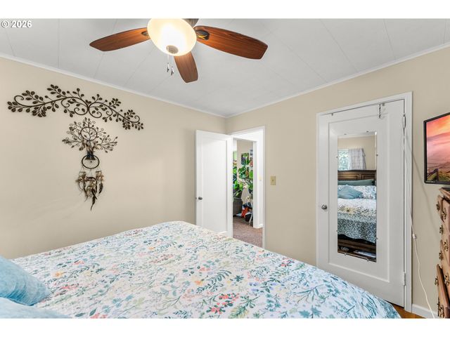 1565 Ne TODD St, Roseburg, OR 97470