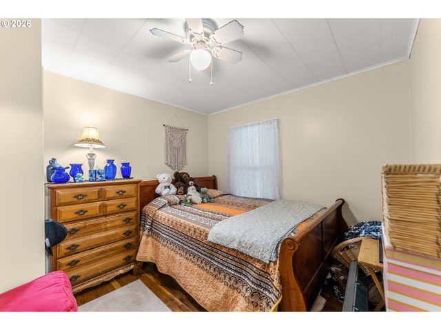 1565 Ne TODD St, Roseburg, OR 97470