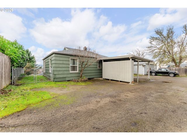 1565 Ne TODD St, Roseburg, OR 97470