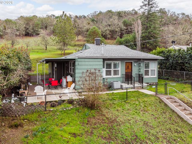 1565 Ne TODD St, Roseburg, OR 97470