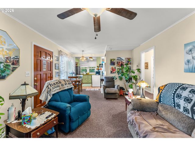 1565 Ne TODD St, Roseburg, OR 97470