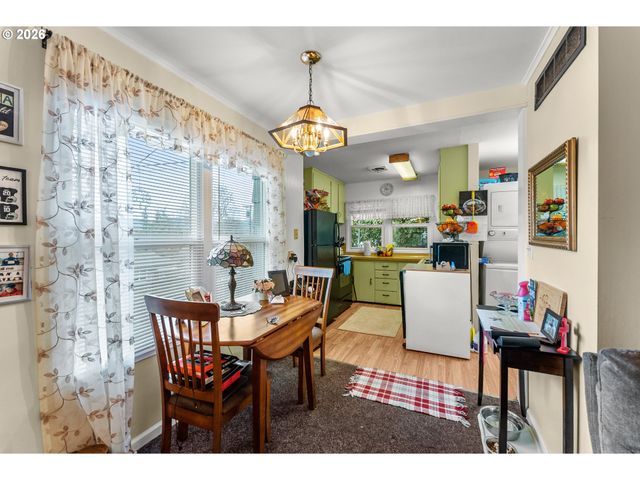 1565 Ne TODD St, Roseburg, OR 97470