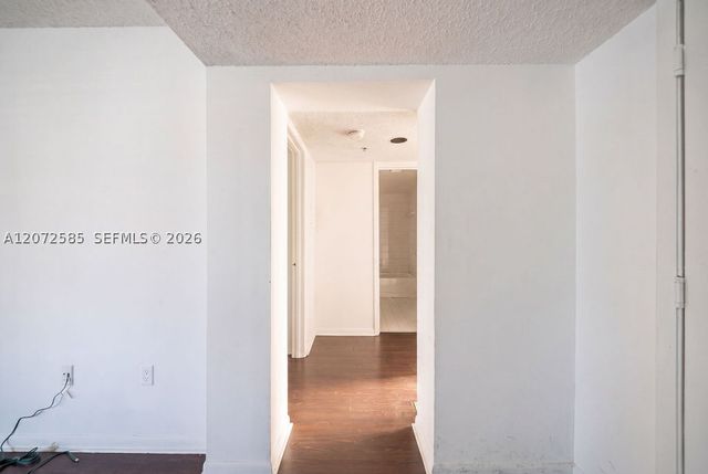 771 N Pine Island Rd 205, Plantation, FL 33324