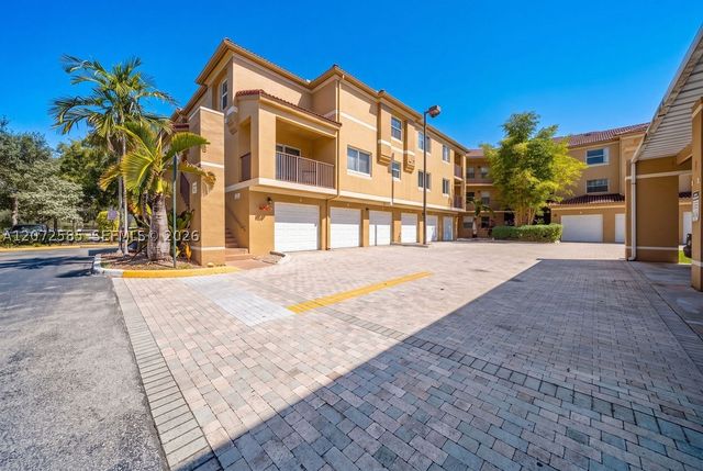 771 N Pine Island Rd 205, Plantation, FL 33324
