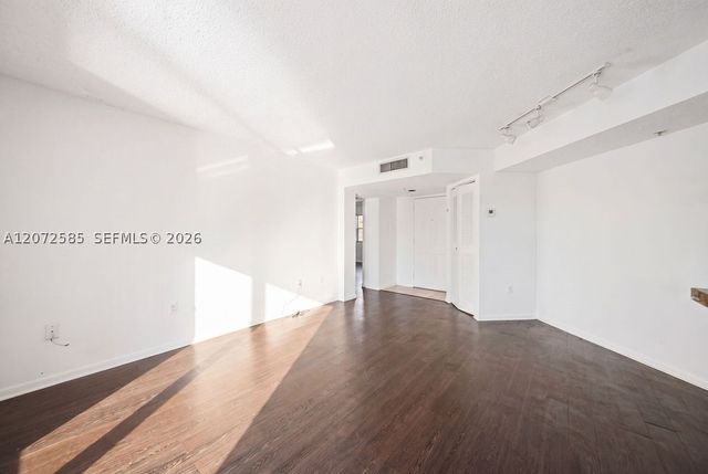 771 N Pine Island Rd 205, Plantation, FL 33324