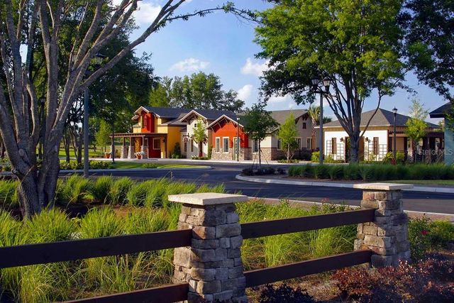 27143 ROANOKE DRIVE, Leesburg, FL 34748