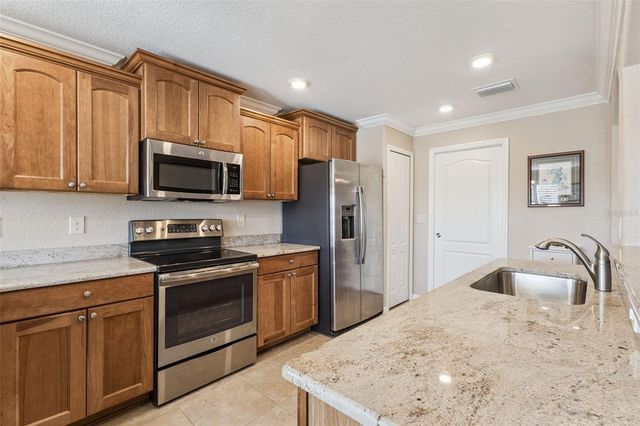 27143 ROANOKE DRIVE, Leesburg, FL 34748