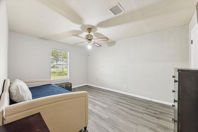 7602 Highland Road, Santa Fe, TX 77517