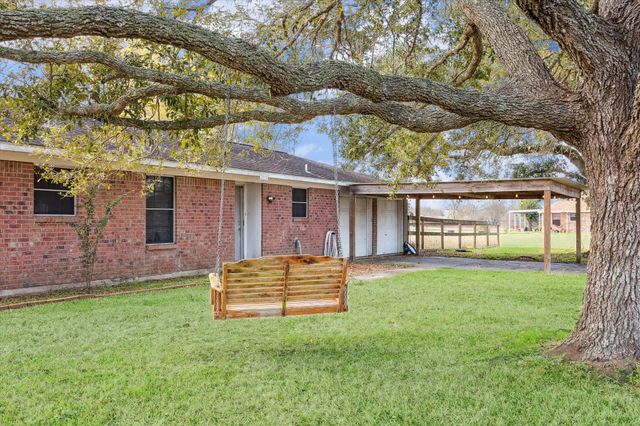 7602 Highland Road, Santa Fe, TX 77517